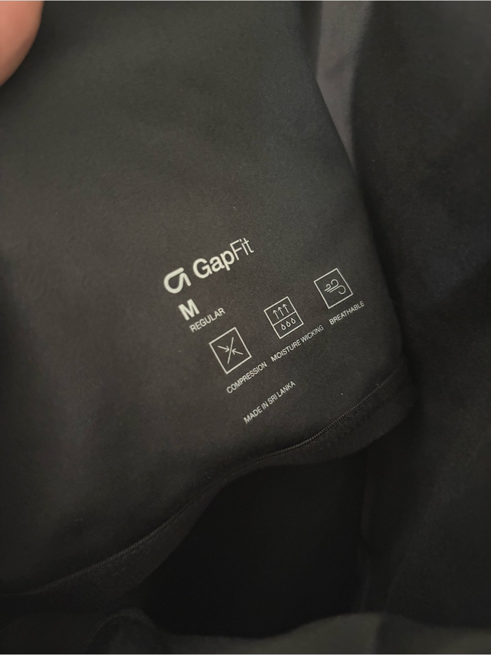 GapFit Racerback Crop Tank Top - Picture 3 of 3